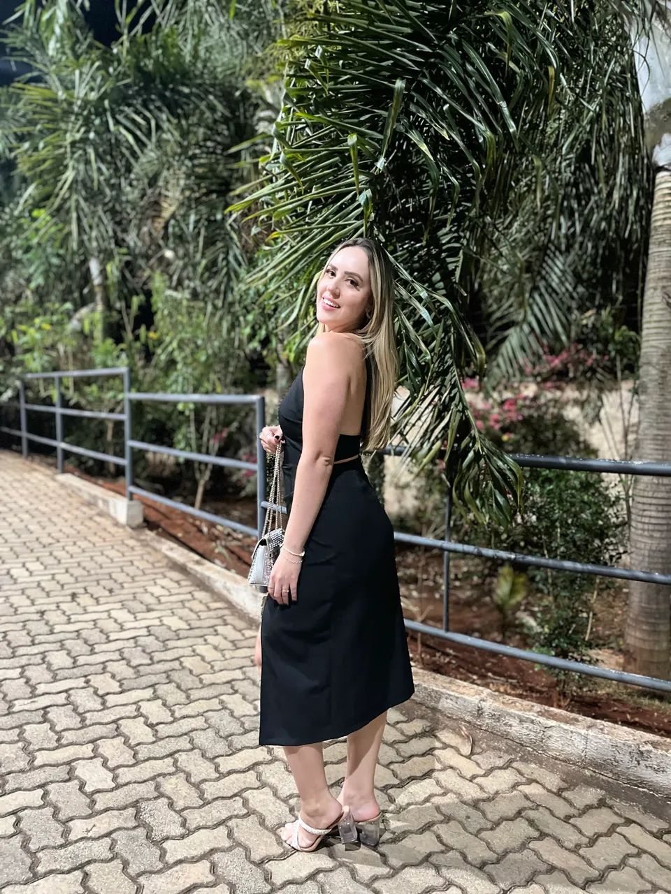 Vestido preto tubinho  - Foto 2