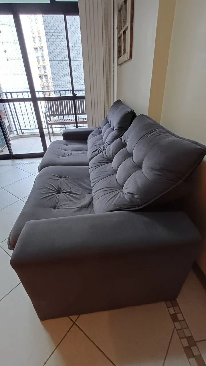 Sofá retrátil suede cinza - Foto 2