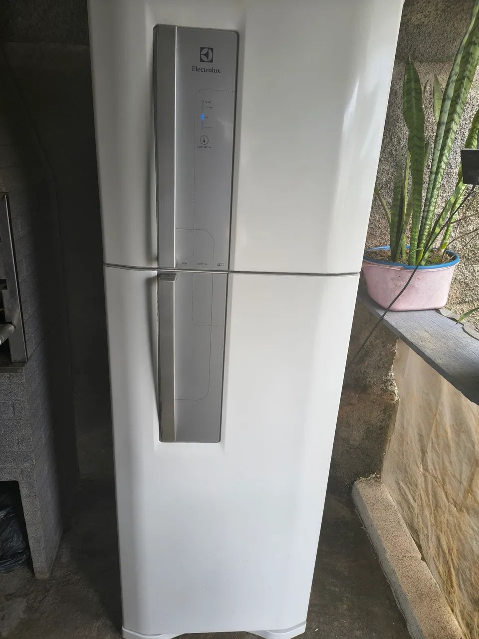 Geladeira semi nova 
