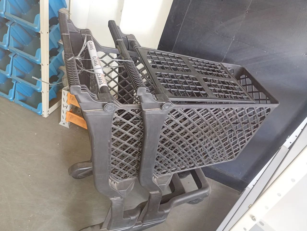 CARRINHO DE COMPRAS PLASTICO SO A CENTERACO TEM *B - Foto 3
