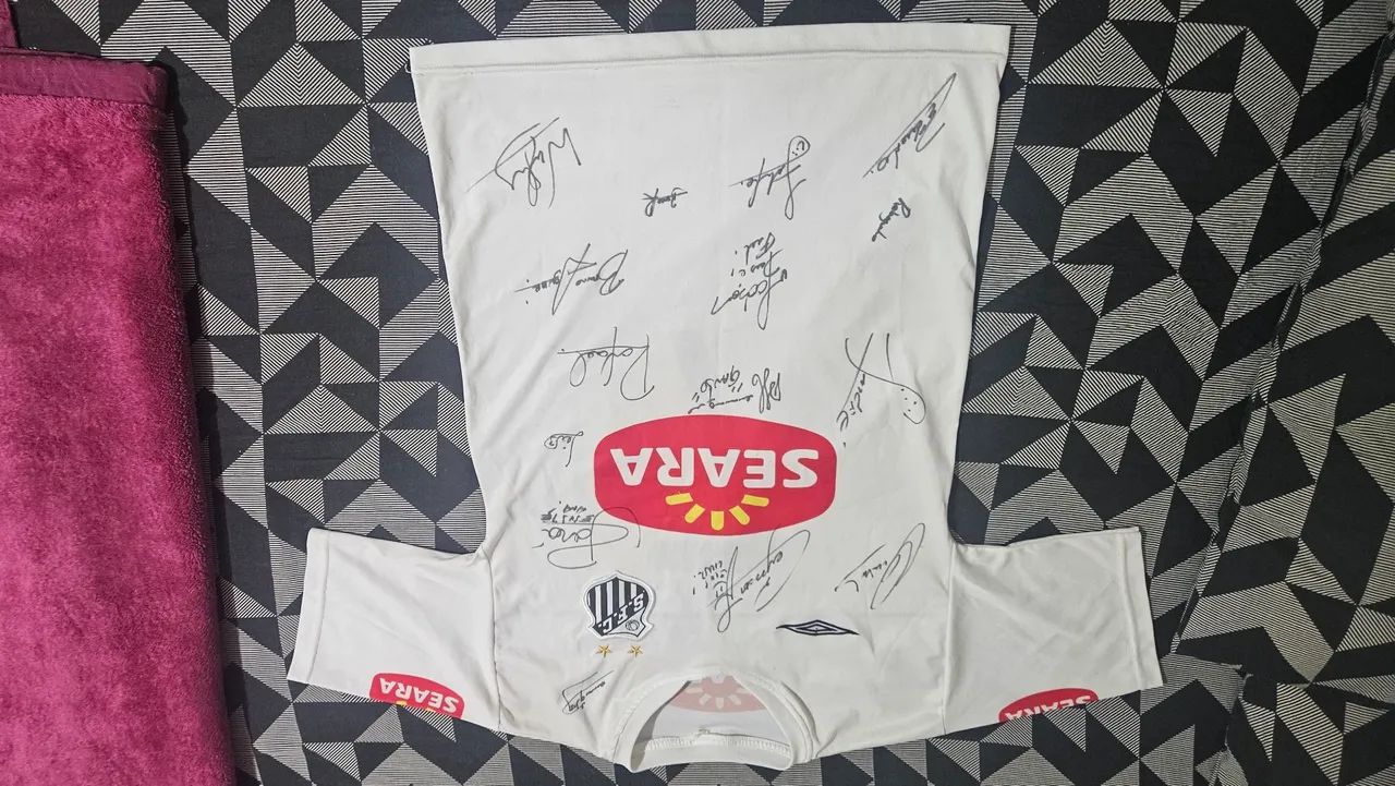 Camisa do santos com autógrafo do time de 2012 - Foto 2