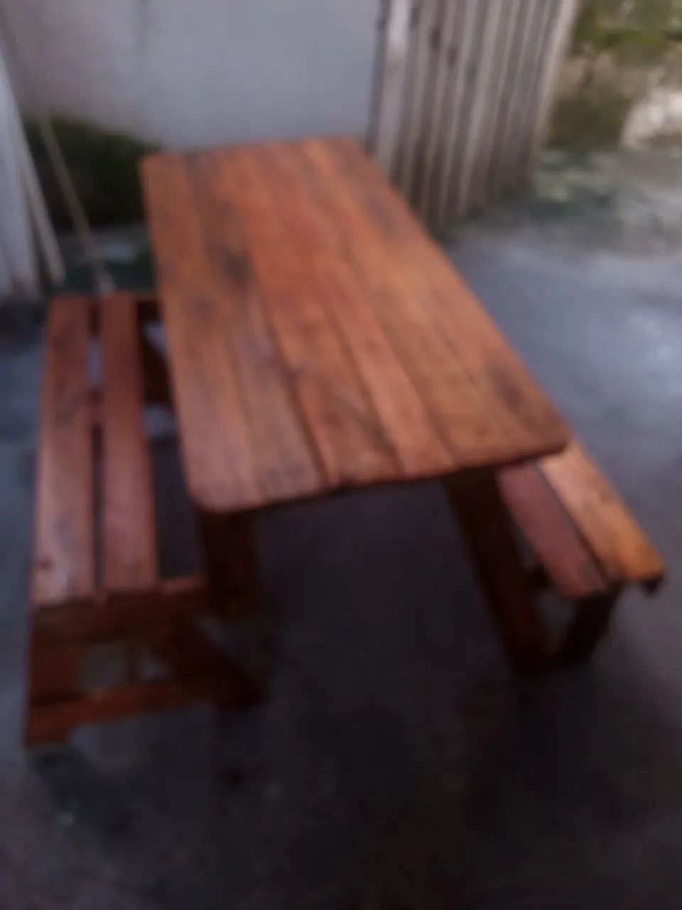 Mesa que vira banco