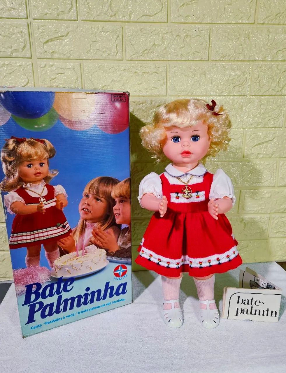 Boneca Bate Palminha da estrela na caixa e funcionando 