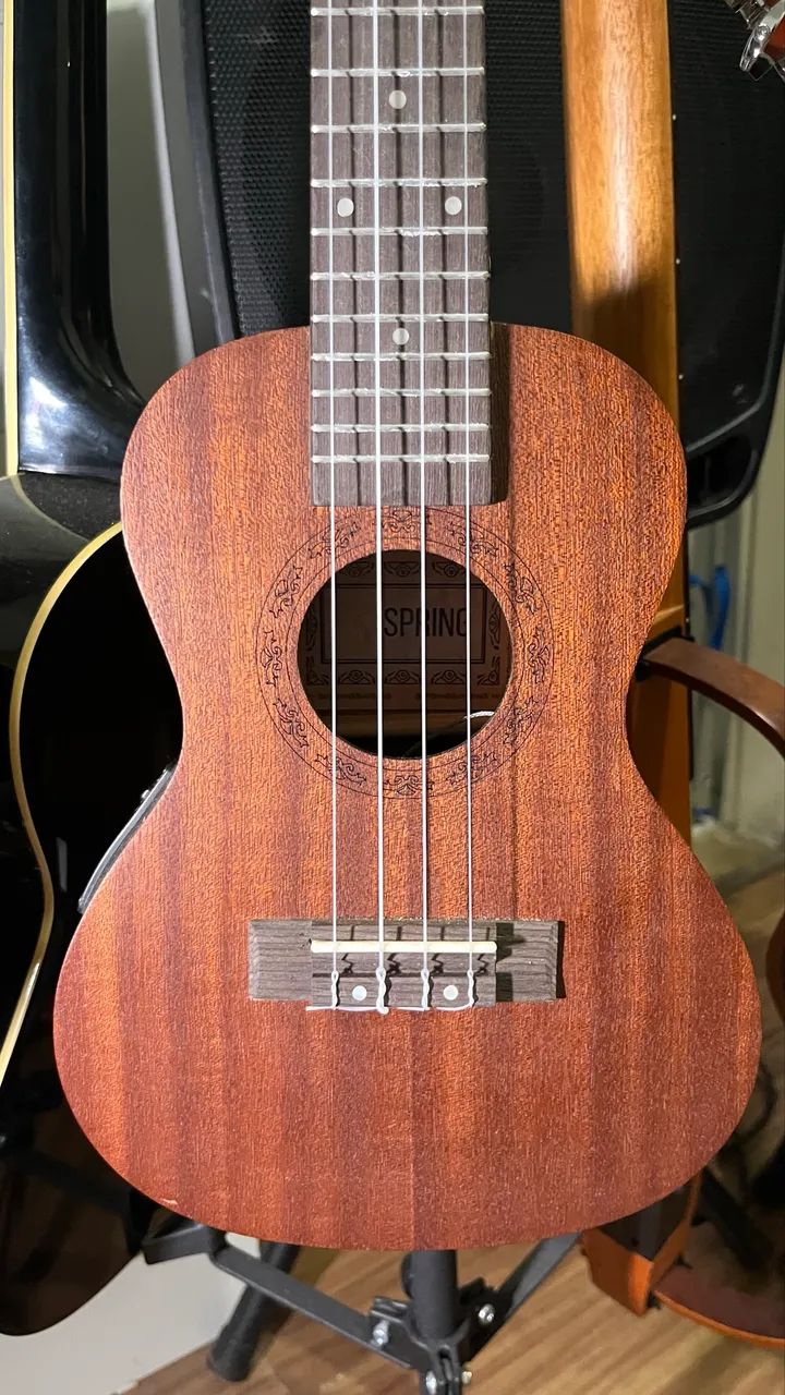 Ukulele Concert Elétrico Spring
