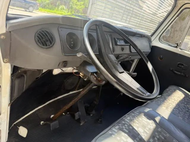 Volkswagen Kombi Standard/ Luxo/ Série Prata, foto 3 de 12