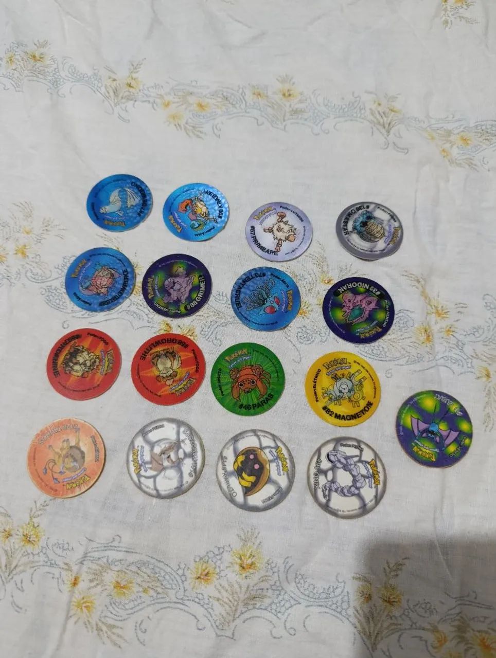 Tazos pokémon temos que pegar