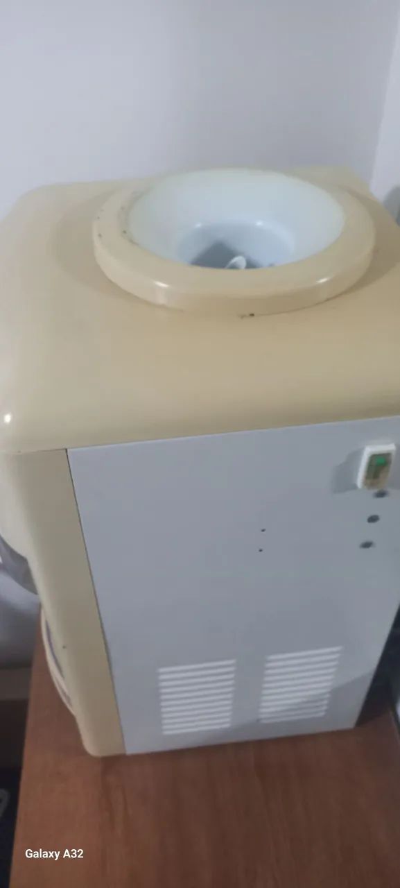 Bebedouro com compressor  - Foto 2