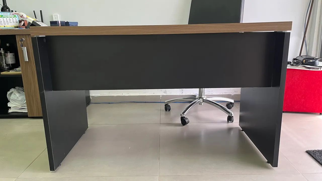 MESAS DE ESCRITÓRIO À VENDA $ 550<br> - Foto 2