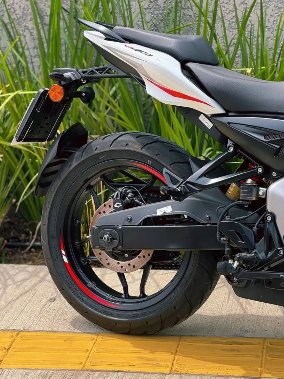 Bajaj NS400z 3700km - Foto 4