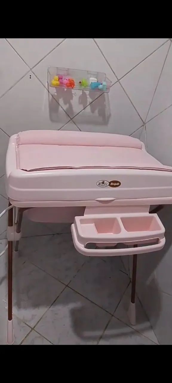 Banheira e trocador de bebê 
