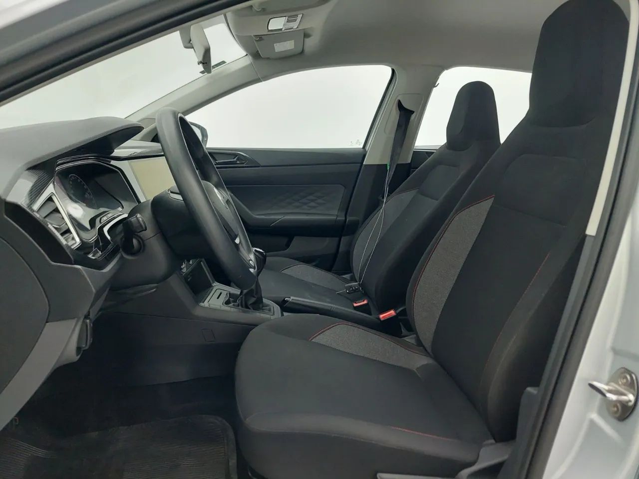 Volkswagen Polo Track 1.0 Flex 12V 5p, foto 16 de 18