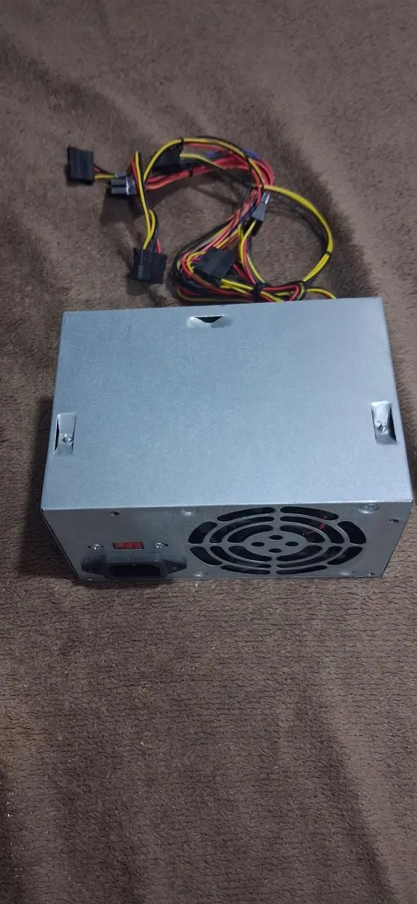 Fonte de Alimentação ATX 230W para PC - Funcionando 100%