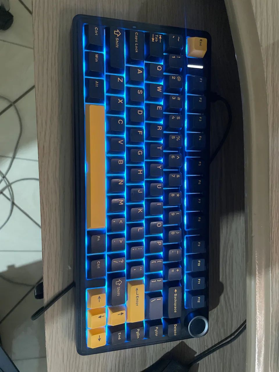 Teclado aula F75 