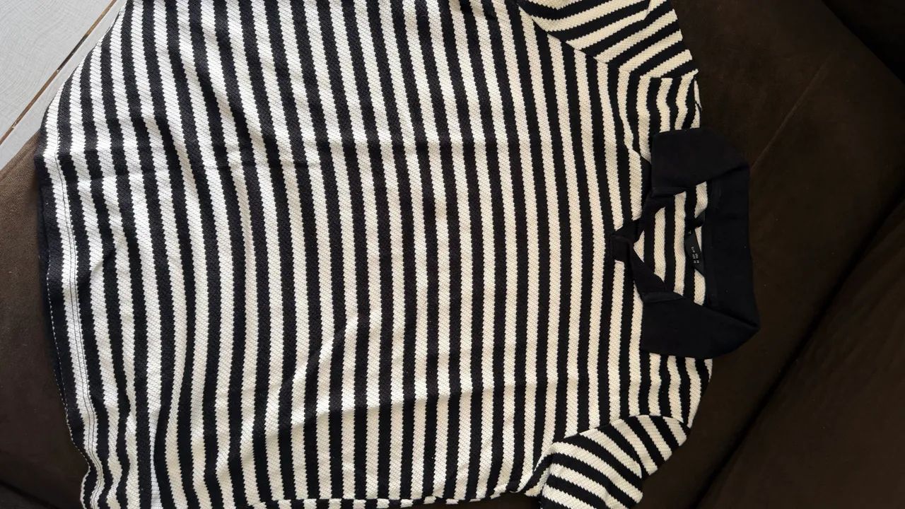 Camisa polo listrada - preto e branco  - Foto 2