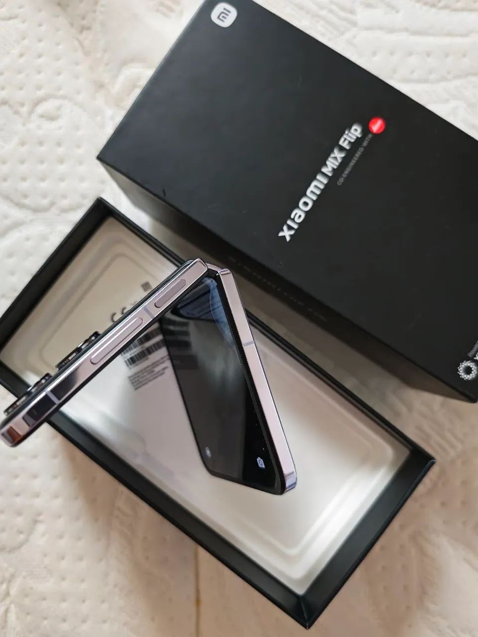 Xiaomi MIX Flip