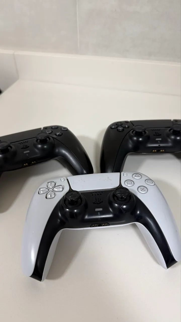 Kit com 3 Controles Originais PS5 (DualSense) - Foto 2