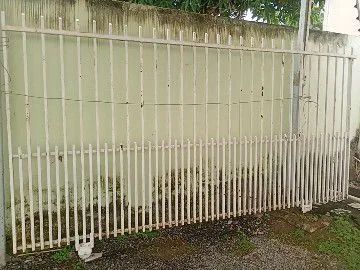 Portão para garagem em bom estado
