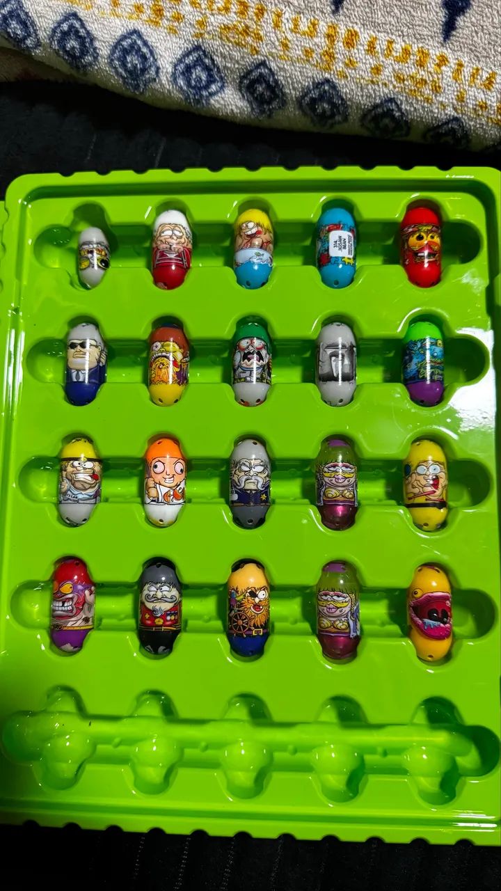 Beansページ　qm Mighty Beanz - Estojo Verde + Coleção com Vários Beanz Originais