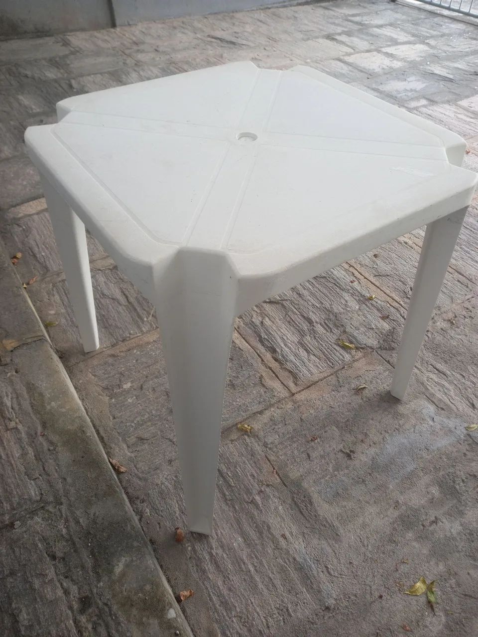 Mesa plástico (doação)