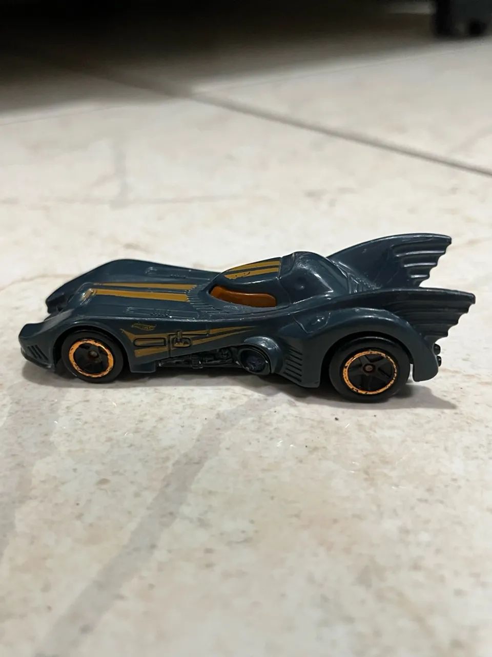 Hot Wheels Batmobile FJX33