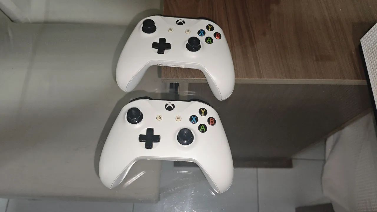 Xbox One S 1TB - Foto 2