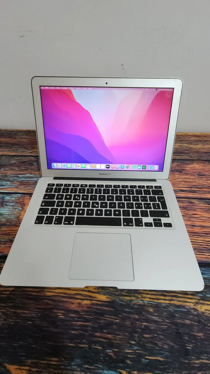 Macbook Pro Retina 13 2017 A1708 i5 8GB Novissimo **Leia