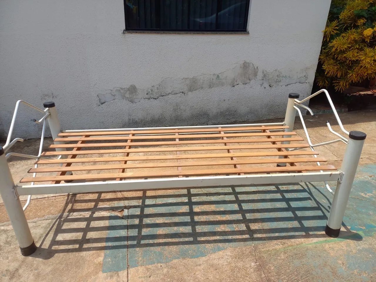 Vendo cama de solteiro - Foto 4