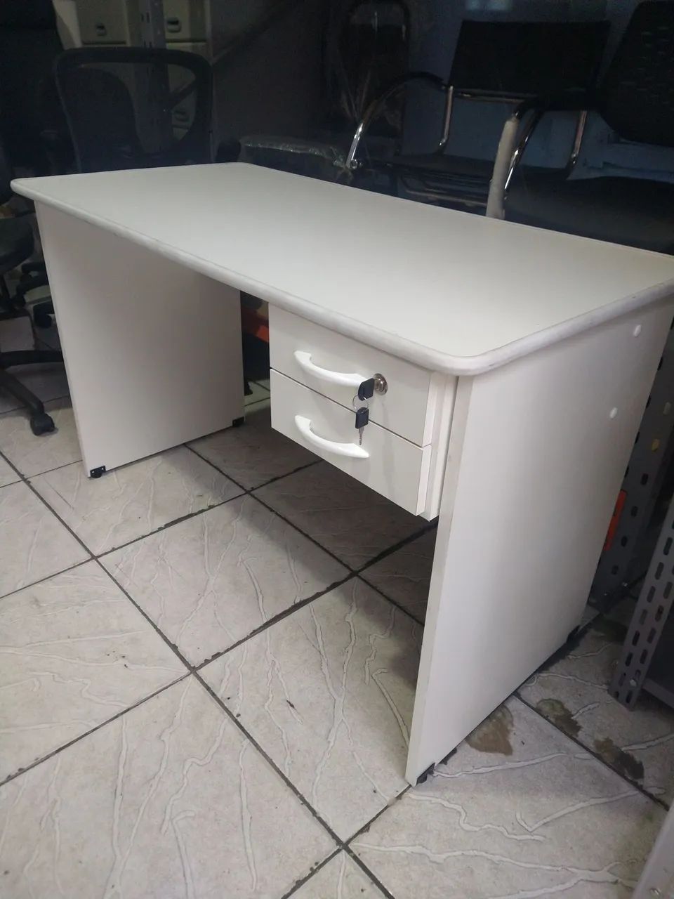 Mesa reta com gavetas NOVA 