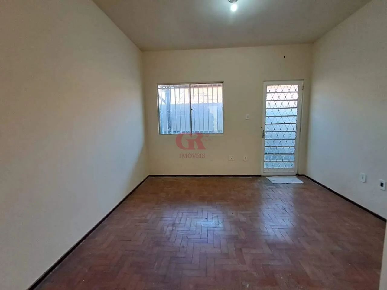 Oportunidade única no São Gabriel! Casa linear, reformada e com total privacidade - Foto 4