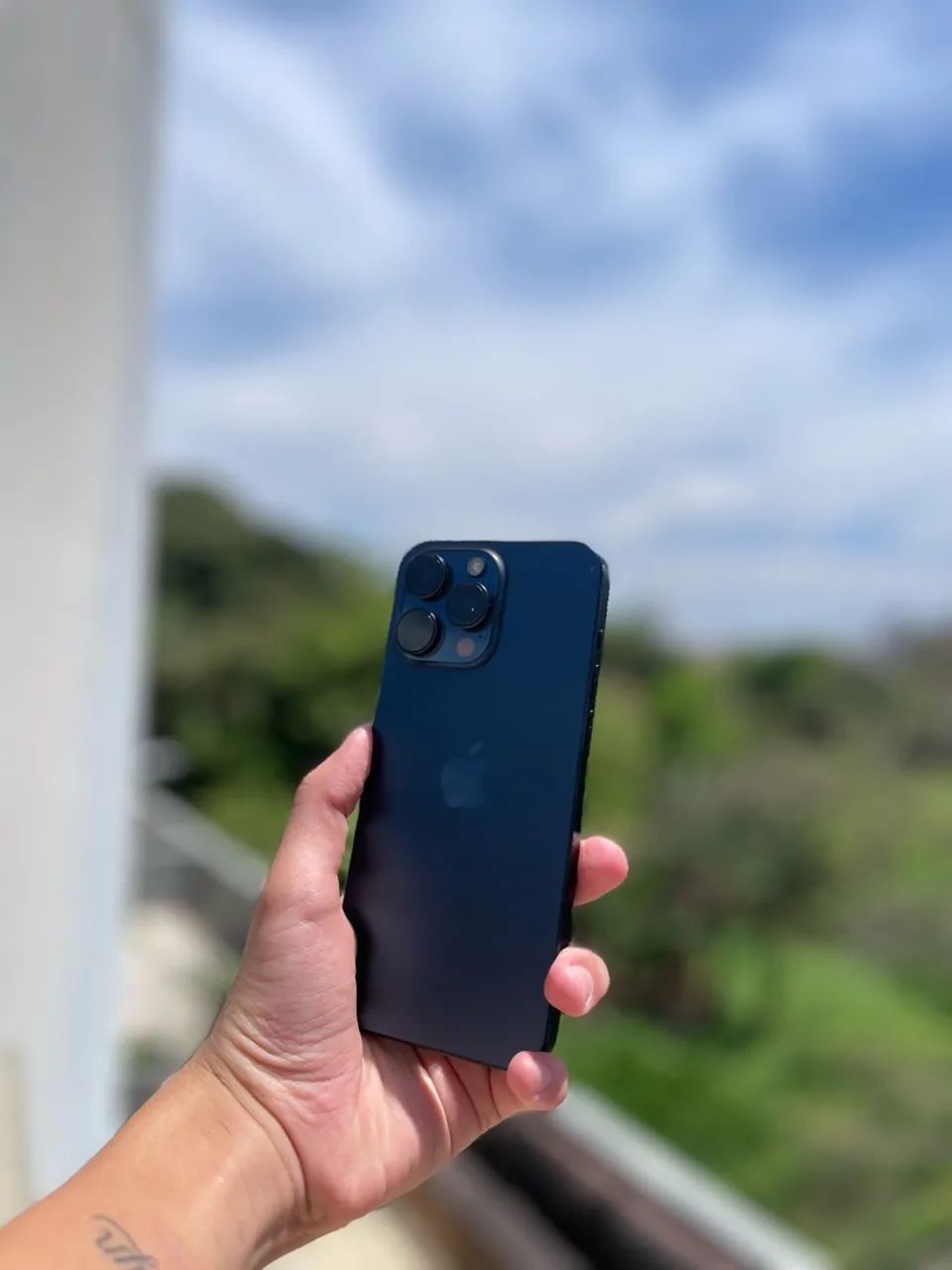 iPhone usado 15 pro Max azul 258Gb - Foto 3
