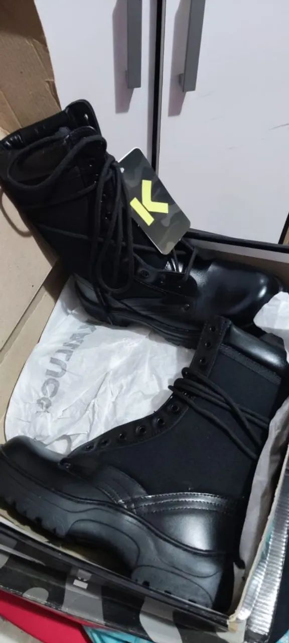 Coturno kallucci tek