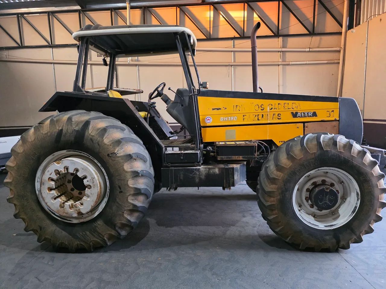 TRATOR VALTRA BH 180  - Foto 4