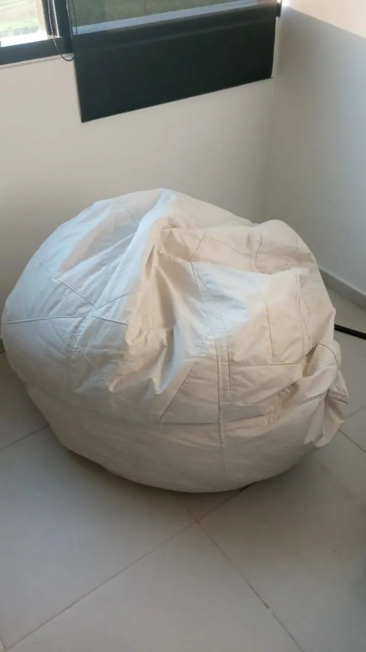 Puff Gigante Off-White ? Precisa de Enchimento
