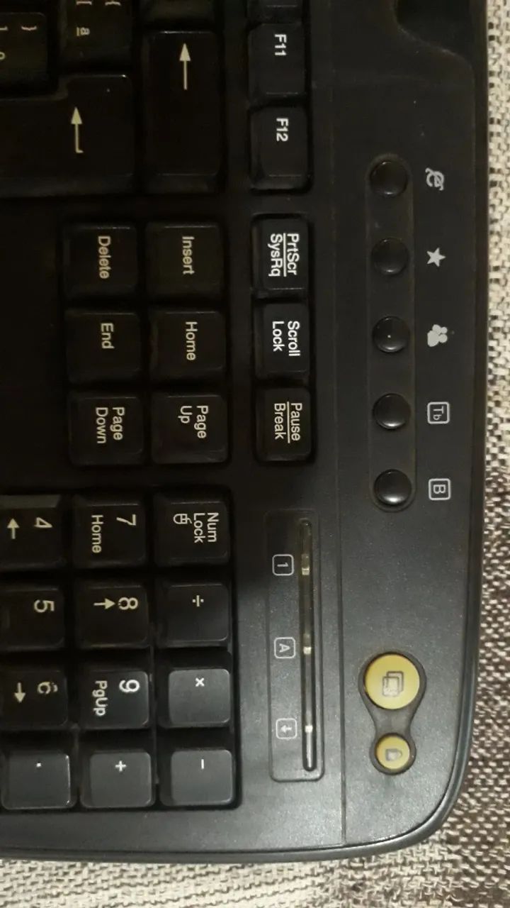 Teclado Multimídia Genius KB-220e funcionando perfeitamente