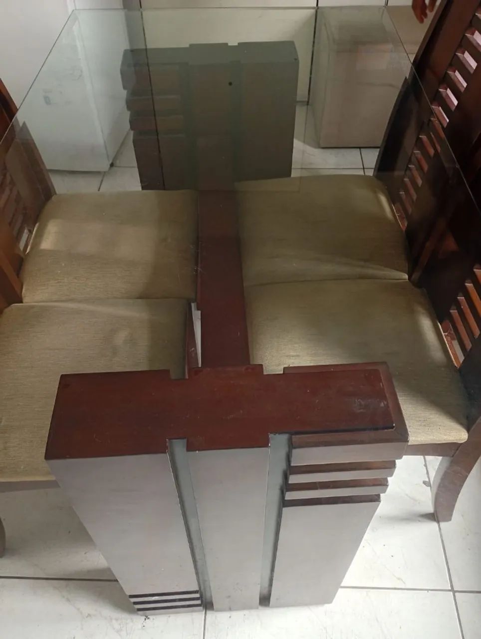 Vendo mesa de jantar 