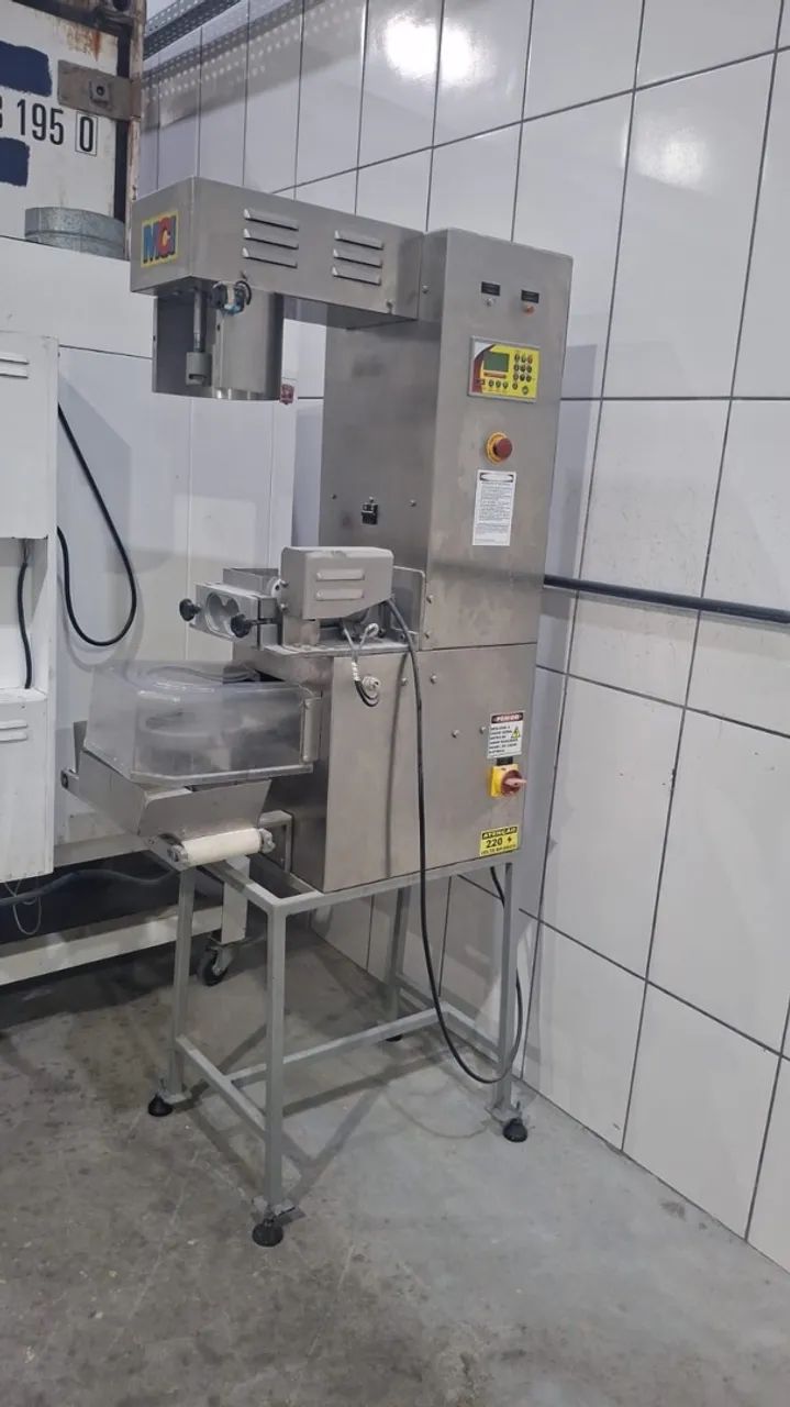 Máquina de salgados Mci  - Foto 3