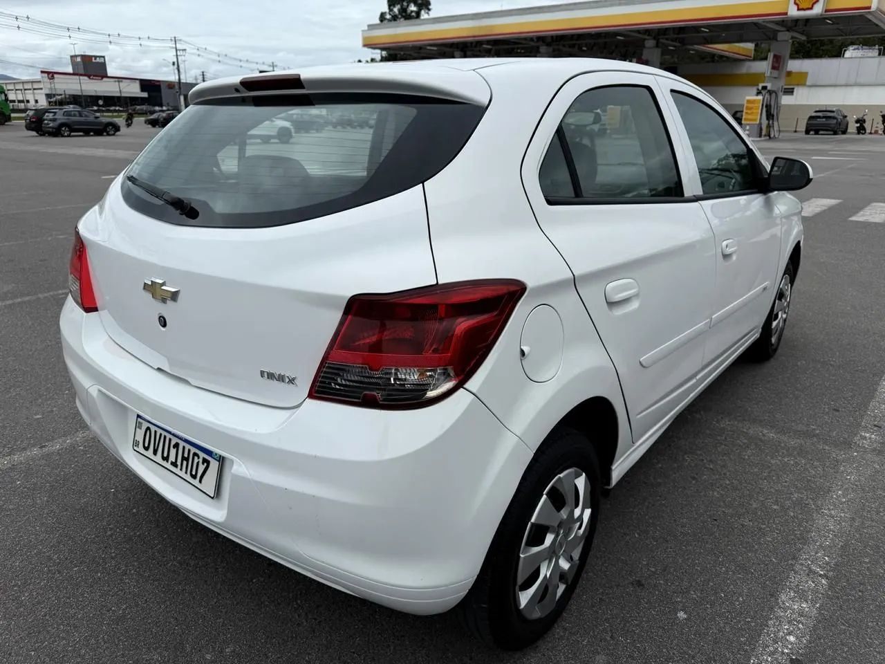 Chevrolet Onix Hatch LS 1.0 8V Flex Power Mec. 4P 2015 - Foto 4