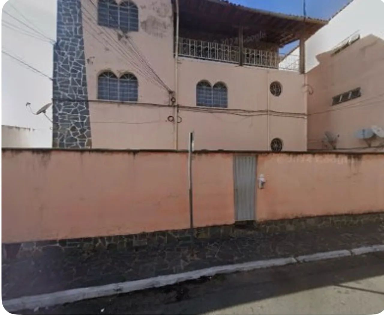 Alugo apartamento  e kitnet 