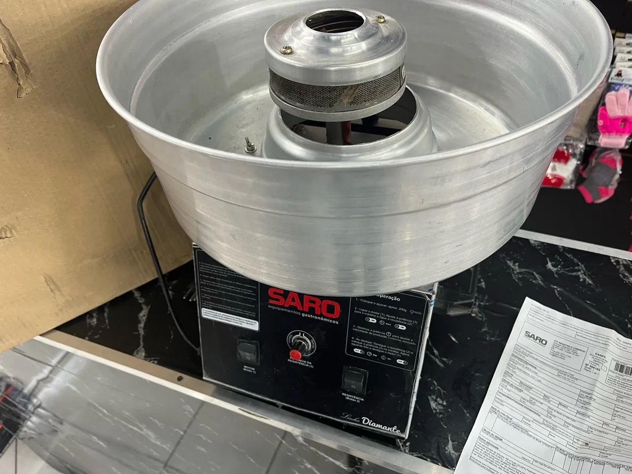 Máquina de algodão doce proficional Saro