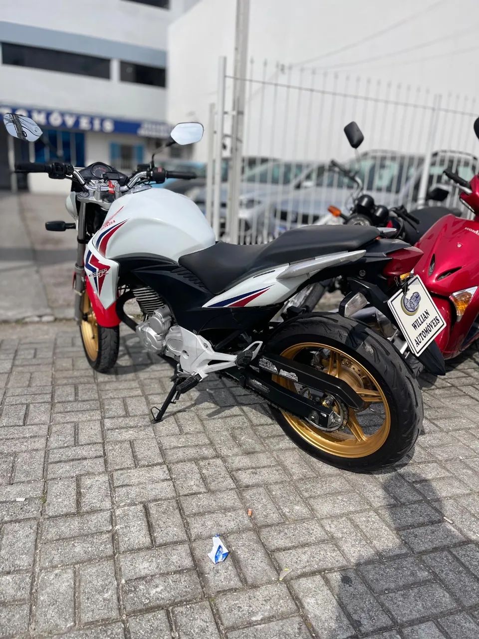 CB 300R/ 300R FLEX - Foto 5