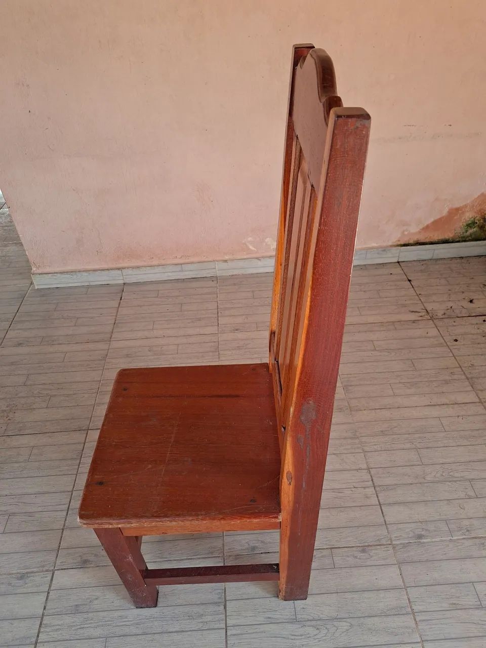 Vende-se 8 cadeiras de madeira, 150 reais cada uma. Contato * - Foto 2