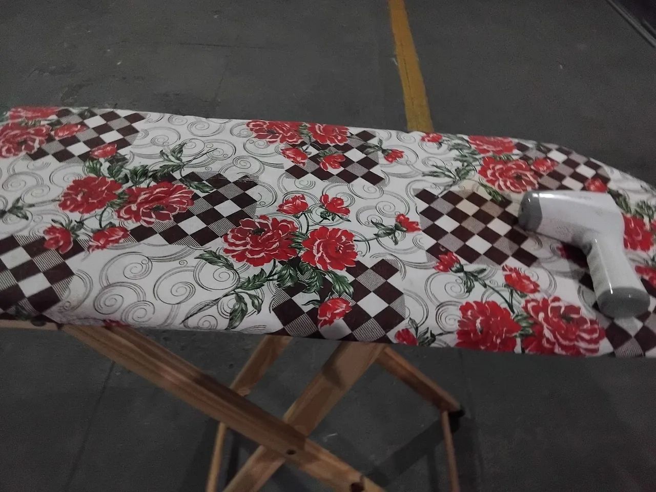 Ferro de passar roupa com tábua - Foto 2