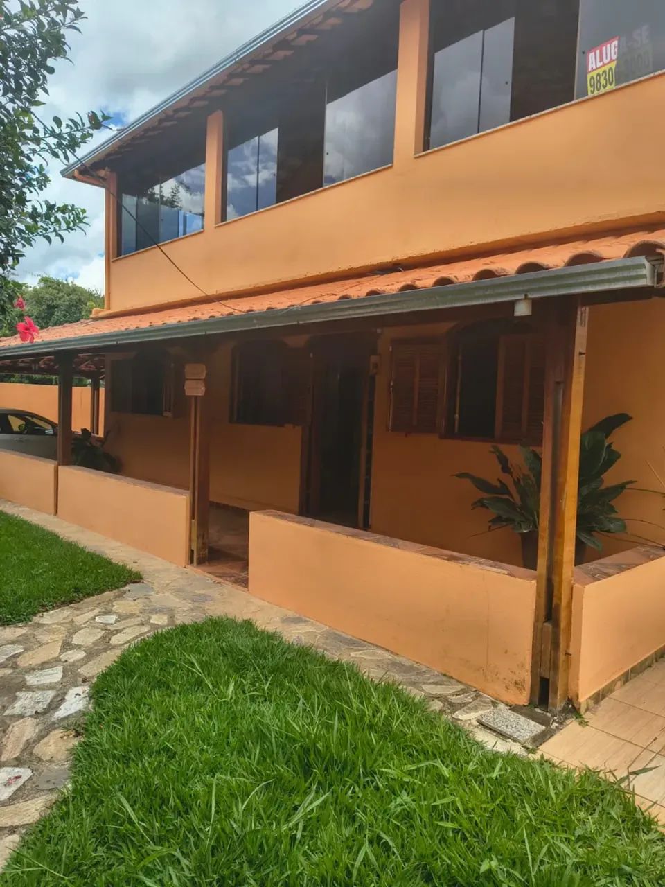 Casa com 2 quartos sendo 1 suíte 3 banheiros 2 vagas - Foto 2