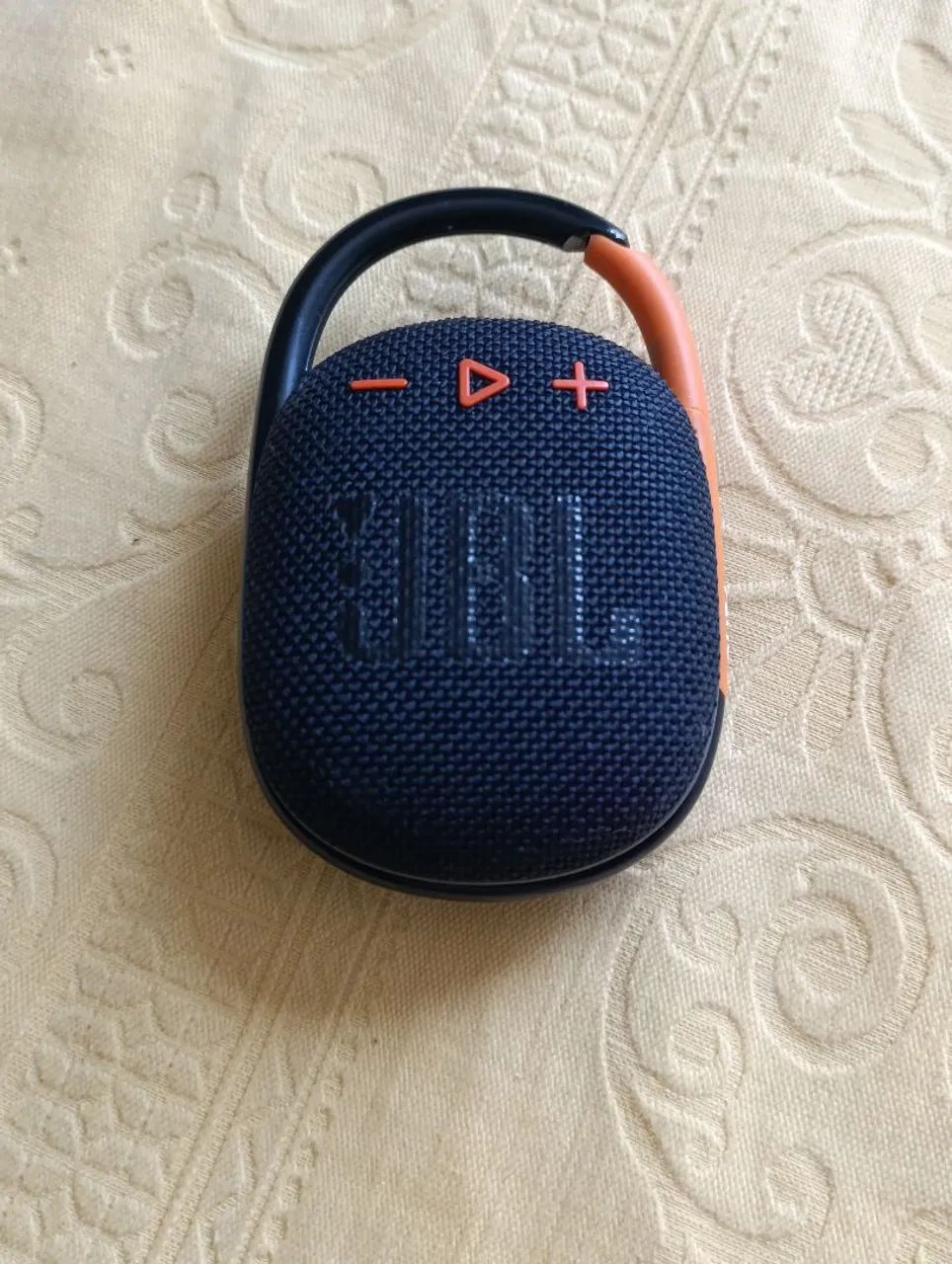 Clip 4 JBL