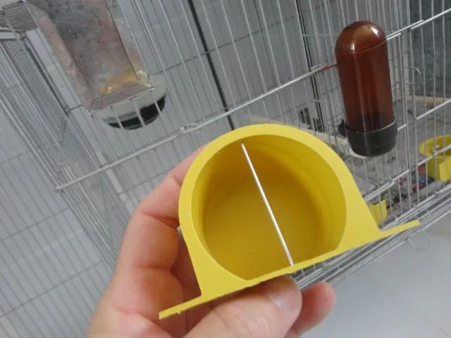 GAIOLA CRIADEIRA PARA CANÁRIOS DE COR E PORTE, AGOPORNIS, PERIQUITOS,ETC... - Foto 5