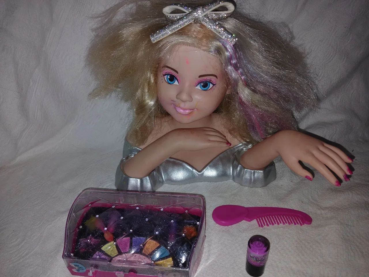 Boneca Busto charmosa com a maquiagem e pente !  - Foto 5