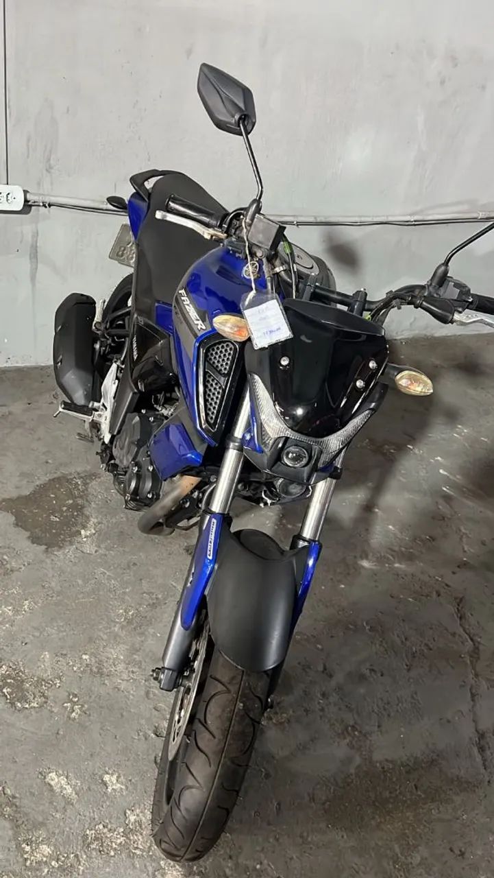 FZ15 2023 conservado 