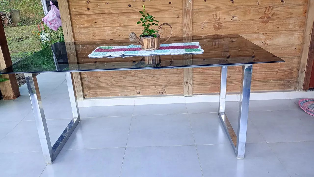 Vendo mesa com tampo de vidro. - Foto 4