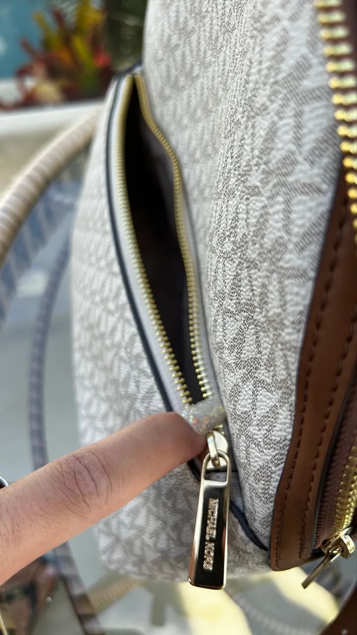 Mochila Michael Kors Sheila  - Foto 4