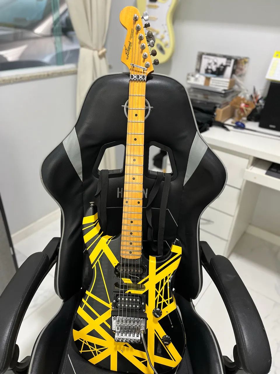Guitarra Luthier Elifas Santana Van Halen - Foto 5